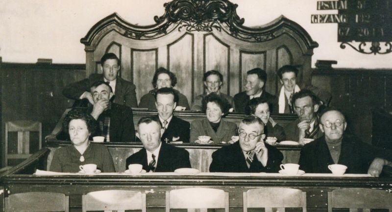 Inkelde persoanen by in muzyk útfiering yn de Herv tsjerke